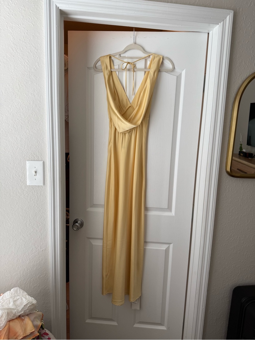 Abercrombie & Fitch Pale Yellow V‑Neck Satin Maxi Dress - Picture 2 of 3